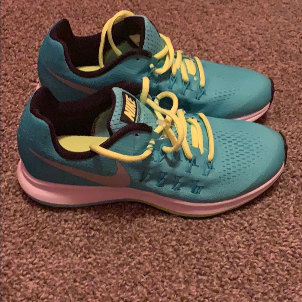 Nike kids size 4.5
